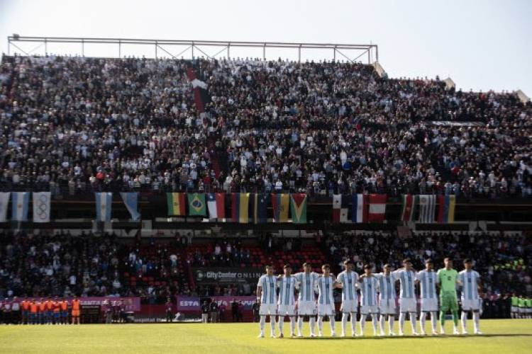 Más de 15.000 chicos y chicas vibraron con el debut de la selección argentina de fútbol en el Coloso