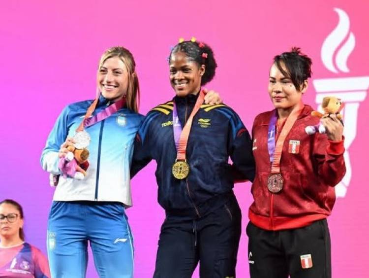 María Luz Casadevall medalla de plata en levantamiento de pesas en los Suramericanos 2026