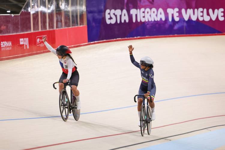 Ciclismo Pista en los Juegos: Stefany Cuadrado y Daniela Colilef celebraron en el Velódromo de Rafaela