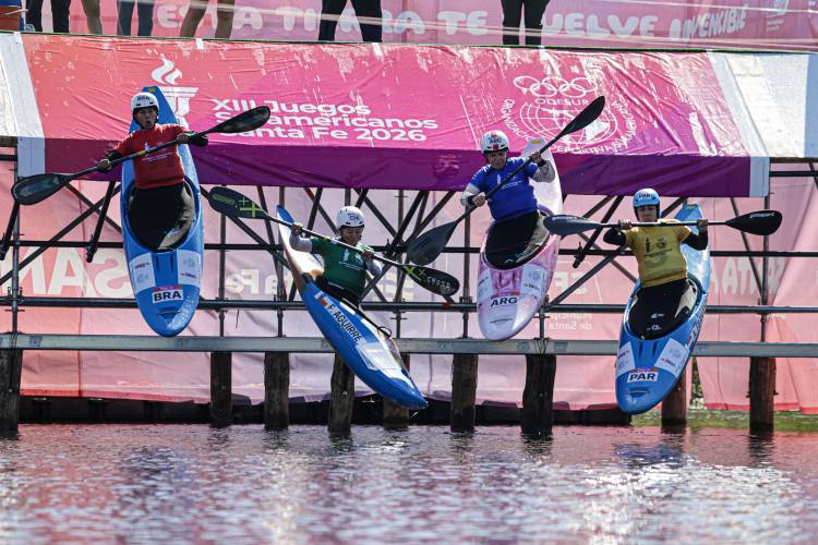Canotaje slalom: Chile y Brasil subieron a lo más alto en Kayak Cross