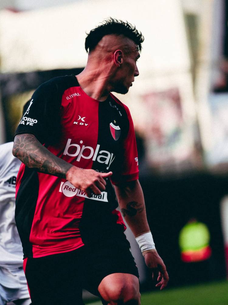 Colón jugó un penoso partido, no pateó al arco y apenas empató con All Boys